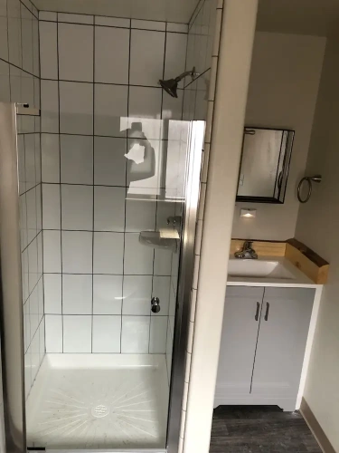 Standard Sextuple Family room
