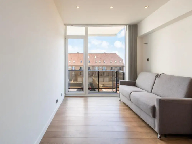Apartment With Frontal sea View in Raversijde