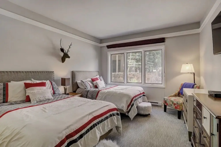 2721 Chateaux DMont by RedAwning