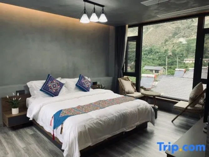 Standard Double room with river view