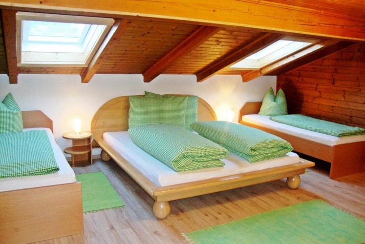 3 Bedrooms Apartment