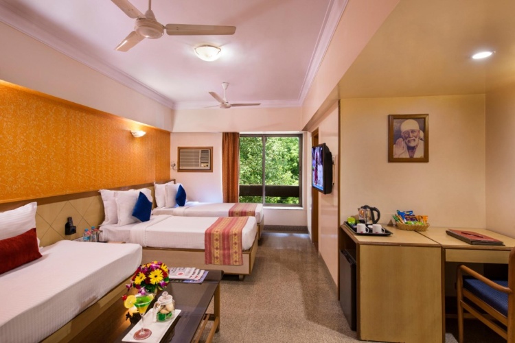 Deluxe Double room with city view
