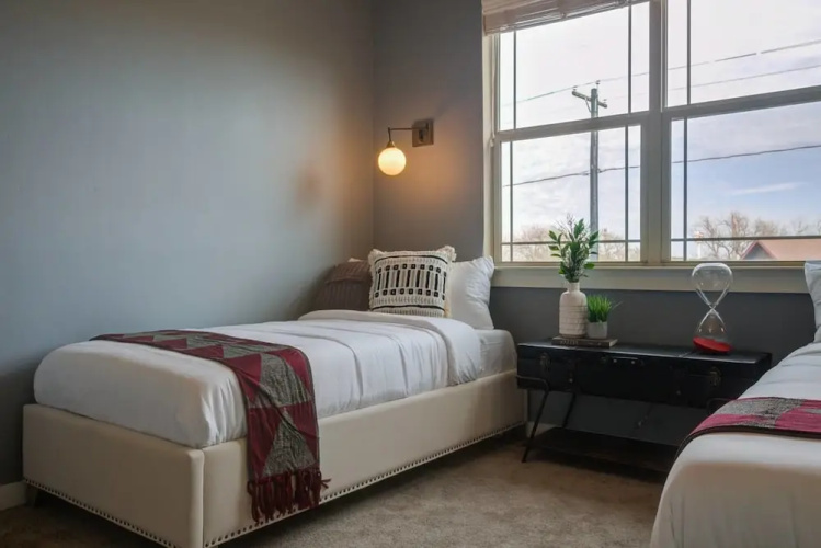 Spacious 3br/3ba Minutes From DT by Domio
