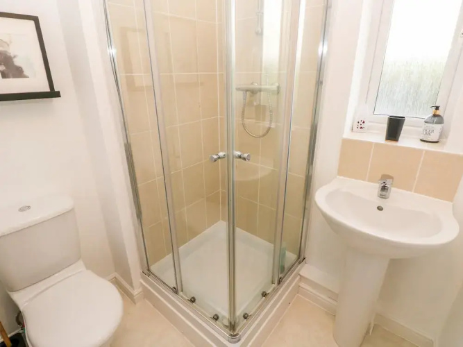 10 Belfrey Close