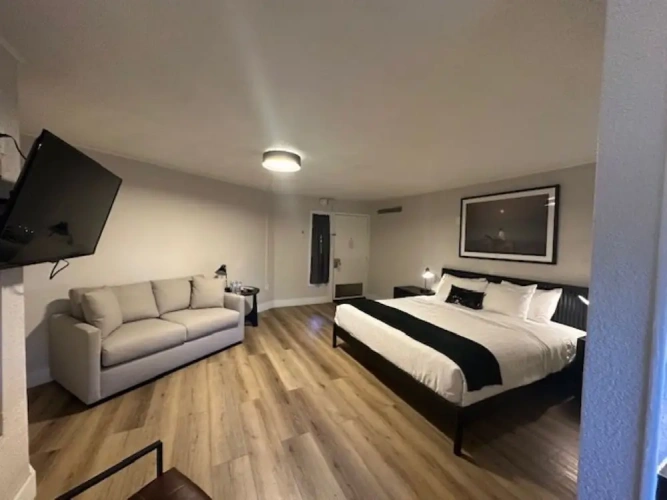 Comfort room