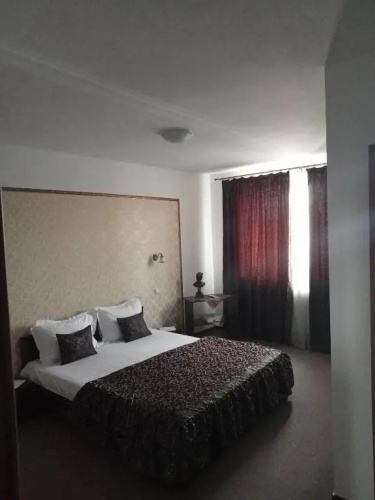 Allma'& rooms 4you