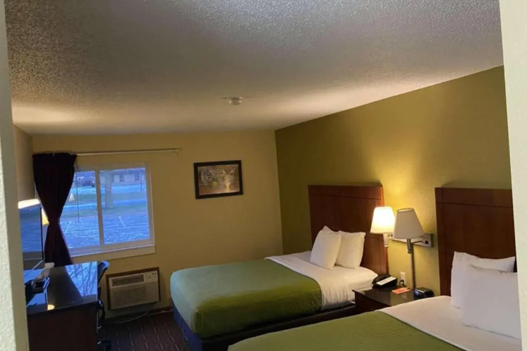 Coratel Inn & Suites By Jasper River Falls