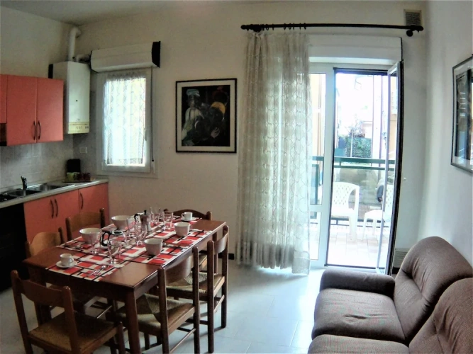 2 Bedrooms Sextuple Family Basement Apartment