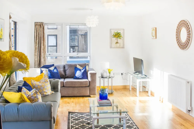 Large luxury 2 bed 2 bath-Pym Court