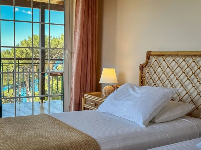 3 Bedrooms Superior Apartment with balcony and with sea view