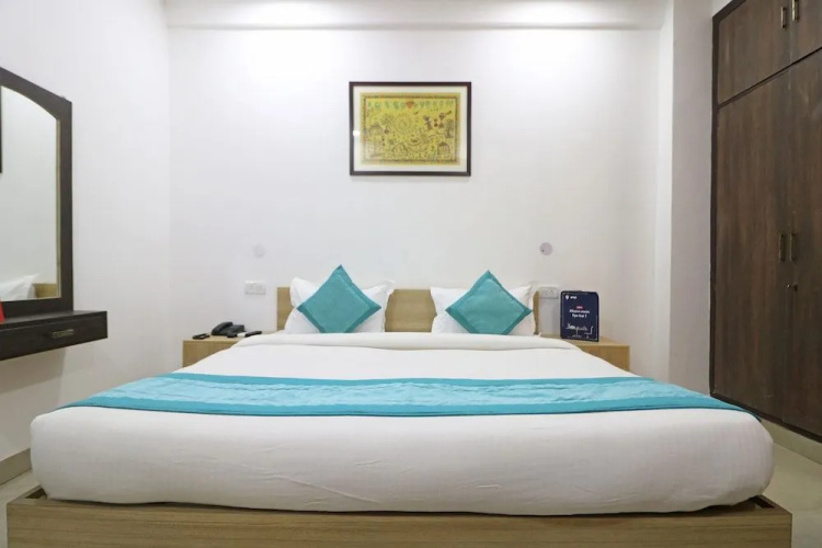 Hotels Petals Inn