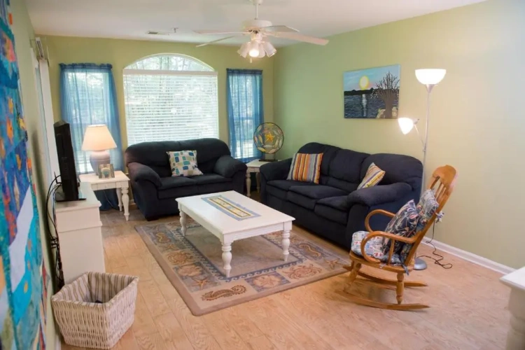 3 Bedrooms Apartment