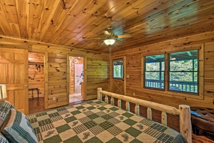 4 Bedrooms Cottage