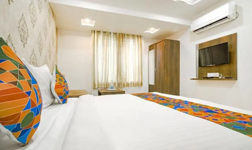 Fabhotel Ten Eleven
