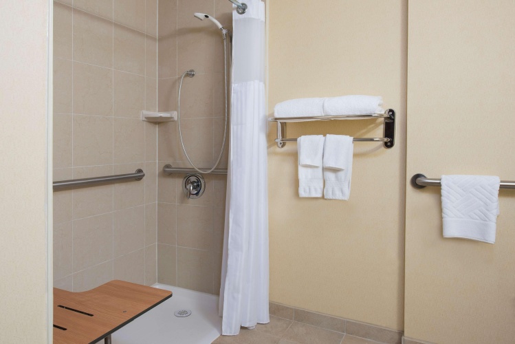 DoubleTree by Hilton Hotel Grand Rapids Airport photo 22