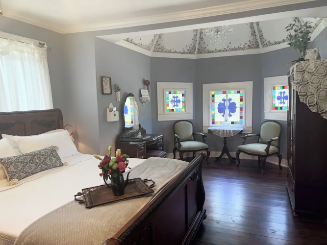 Benefield House Bed & Breakfast
