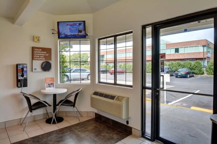 Motel 6 Wethersfield, CT - Hartford