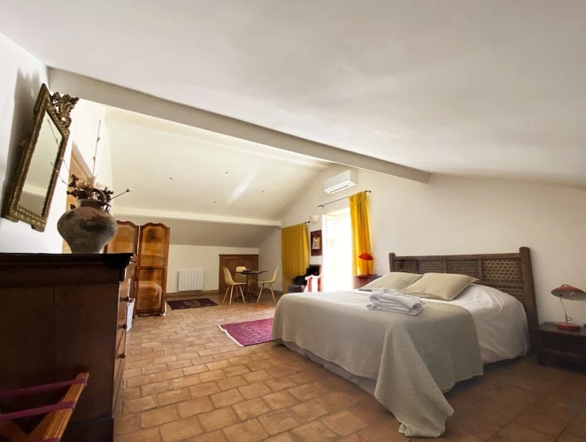 Standard Triple room