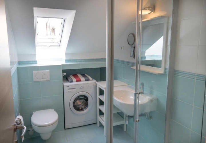 3 Bedrooms Apartment