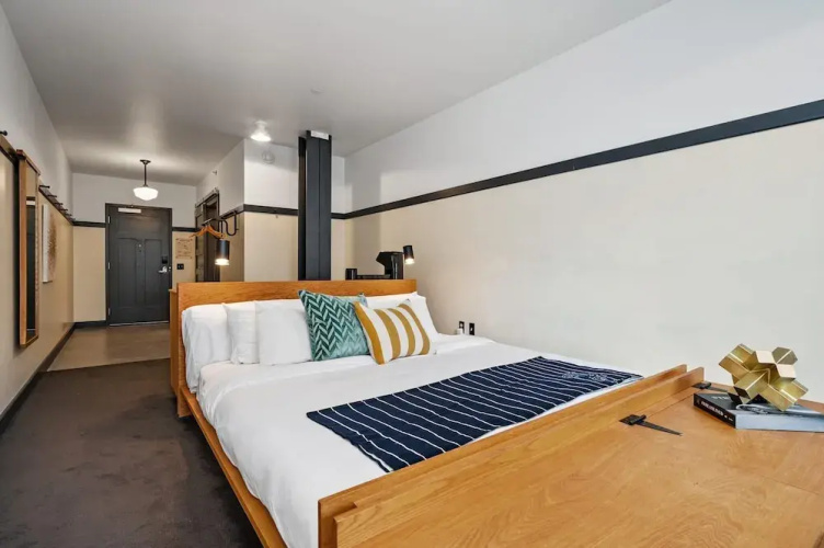 Kasa Classic Studio - Comfortable and Convenient The Maverick