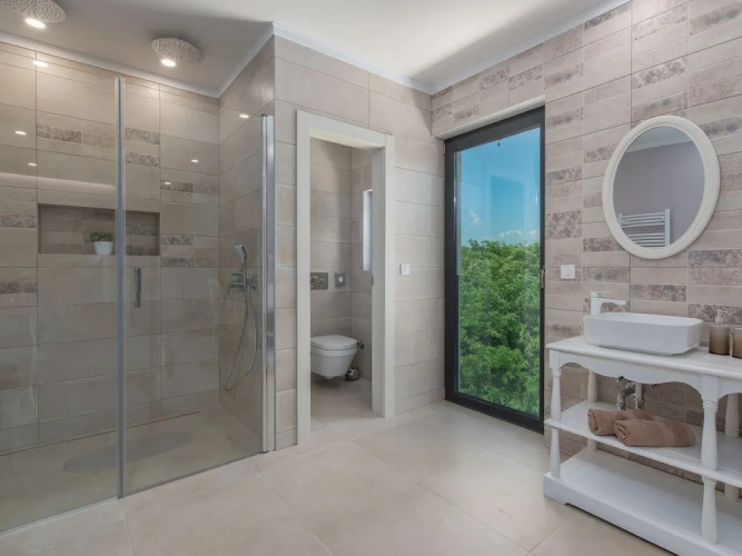 Deluxe Villa in Porec With Wellness Centre & Pool