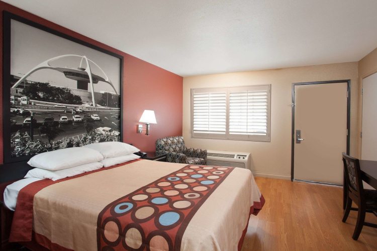 Motel 6 Pasadena, CA – Old Town Pasadena Area