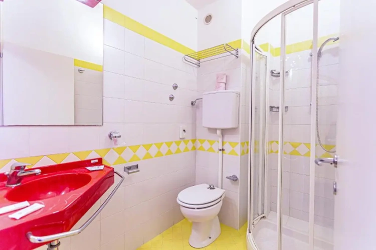 Standard Quadruple room with sea view