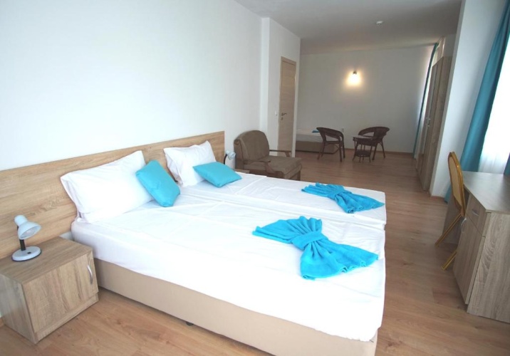 2 Bedrooms Apartment