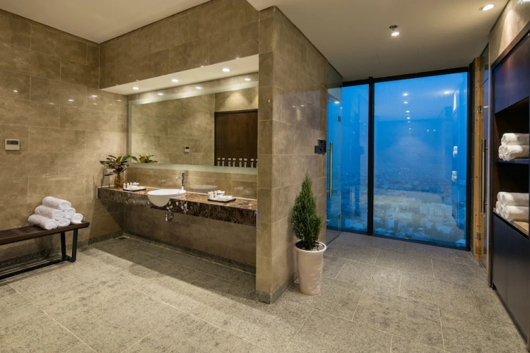 Brand New 2bdr Suite Rooftop Pool
