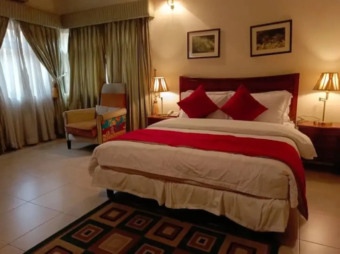 Carlson Hotel