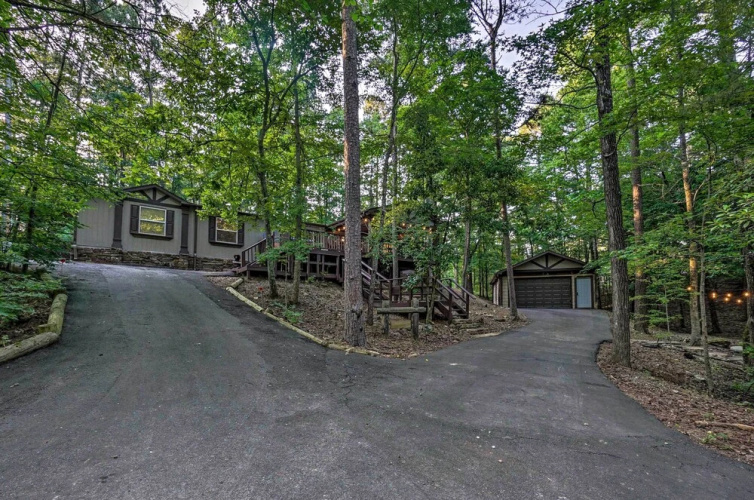Broken Bow Oasis: Hot Tub, Fire Pit & Patio