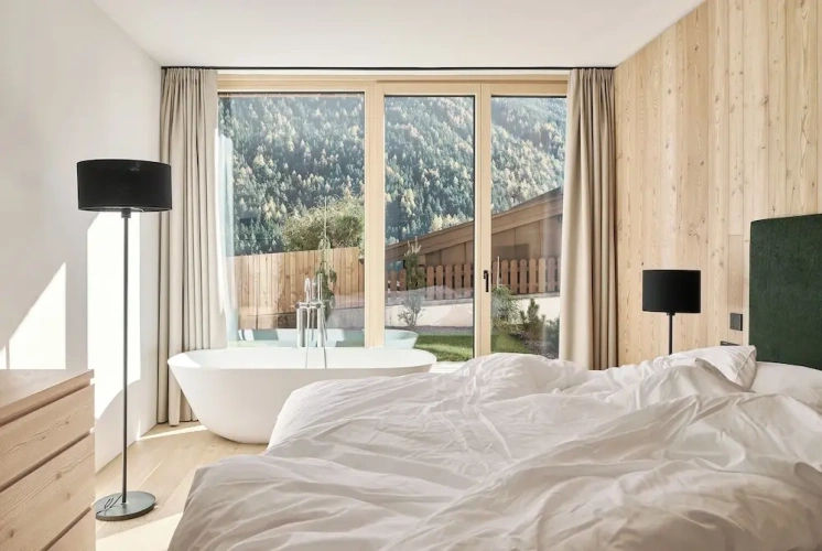 Superior Apartment with balcony and with mountain view