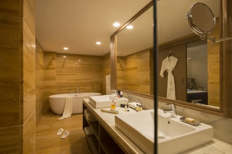 Attic Suite with view