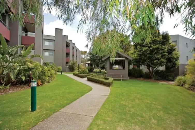 1 Bedroom Apartment with balcony