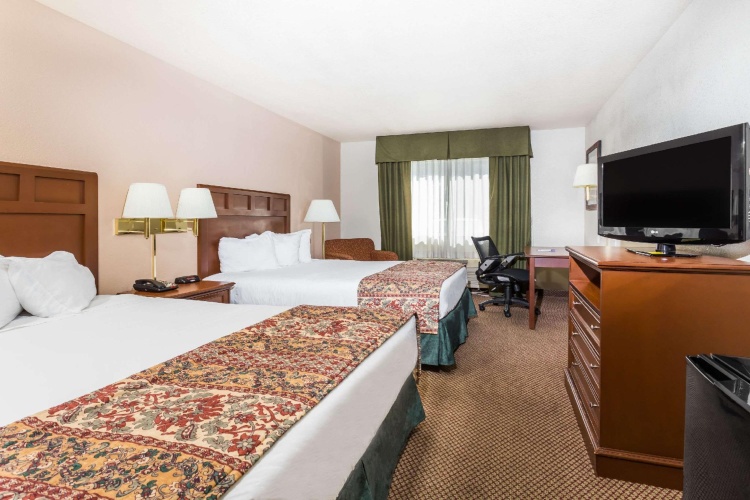 Standard Quadruple room