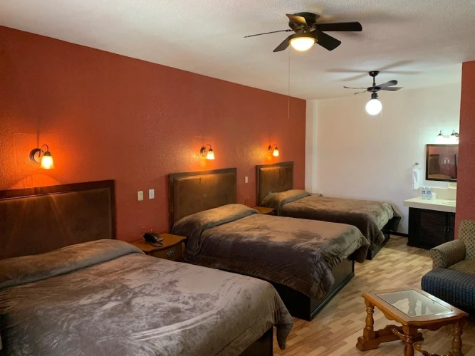 Standard Triple room
