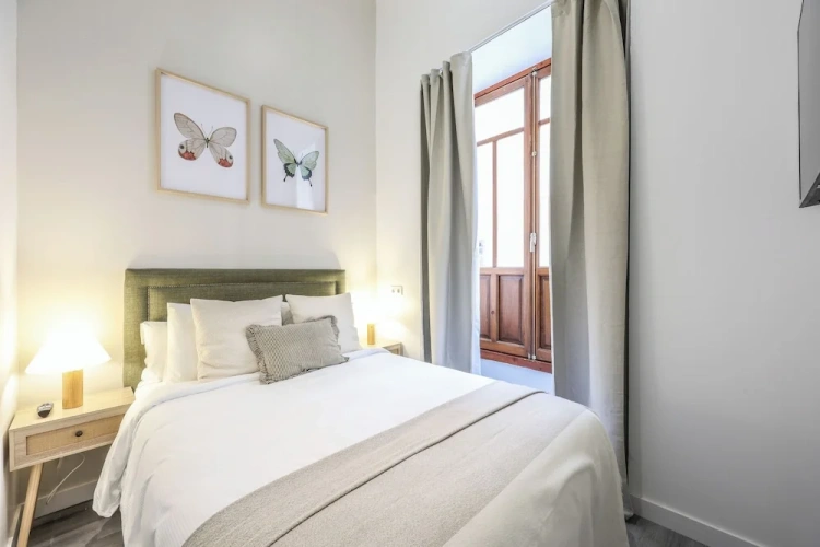 Deluxe Double room with city view
