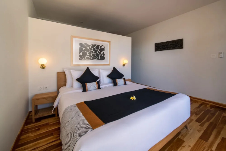 4BR Luxury Modern Contemporary Villa in Canggu