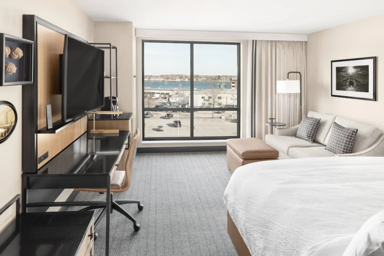 Standard Double room with water view