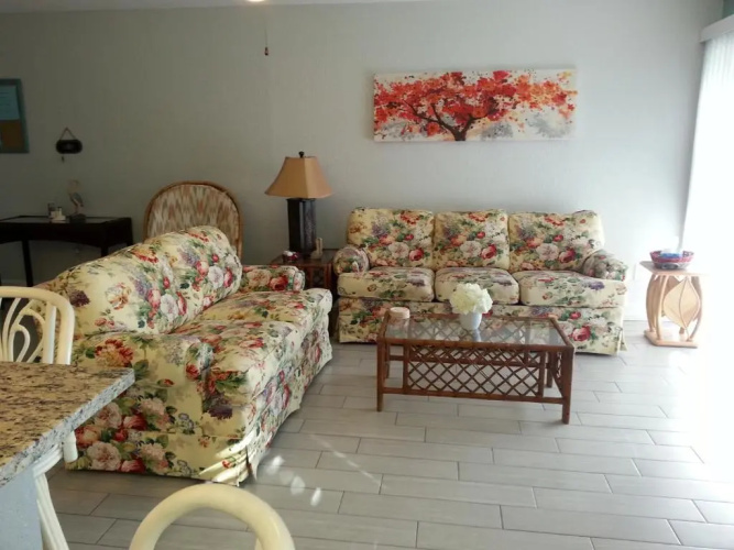1+1 Large condo Sarasota