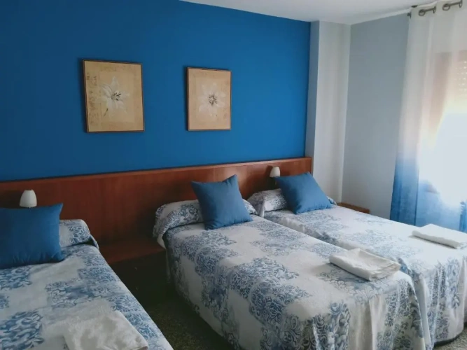 Standard Triple room