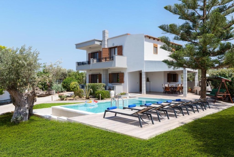 3 Bedrooms Villa