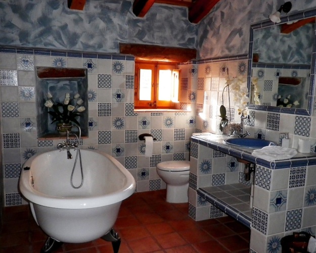 5 Bedrooms Cottage
