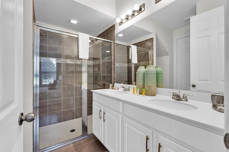 1541 Carey Palm cir