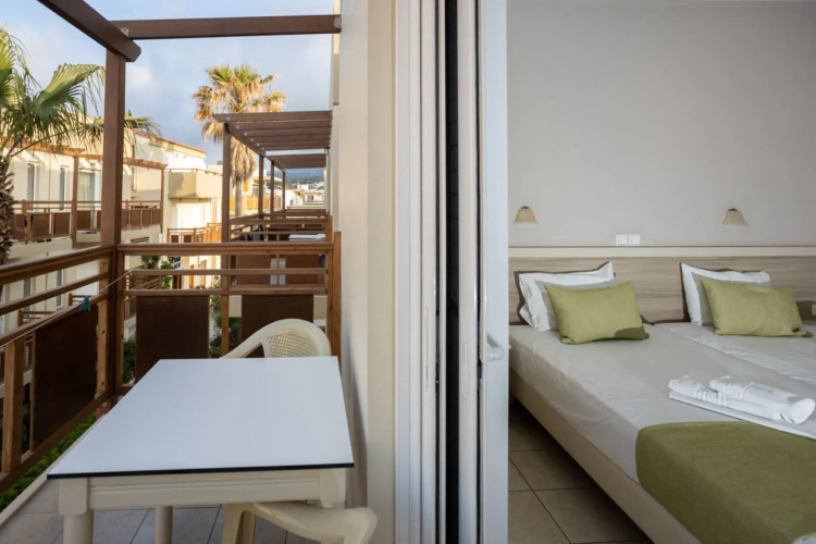 Ilian Beach & Apartments