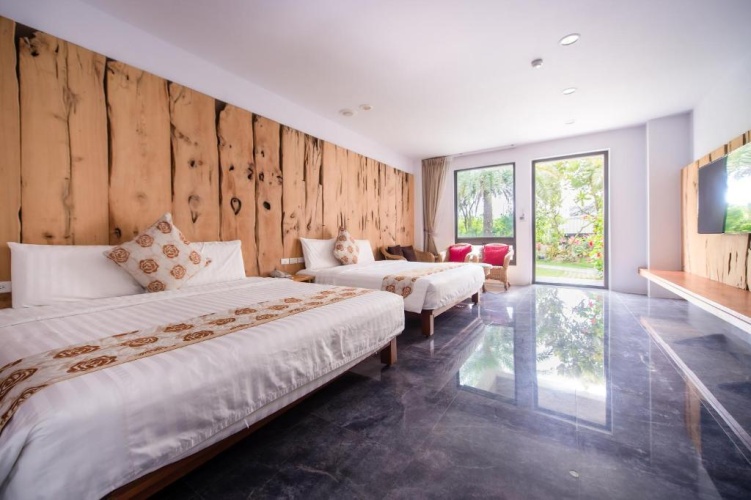 Deluxe Quadruple room with garden view