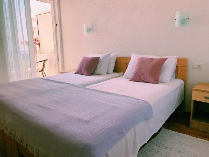 2 Bedrooms Apartment
