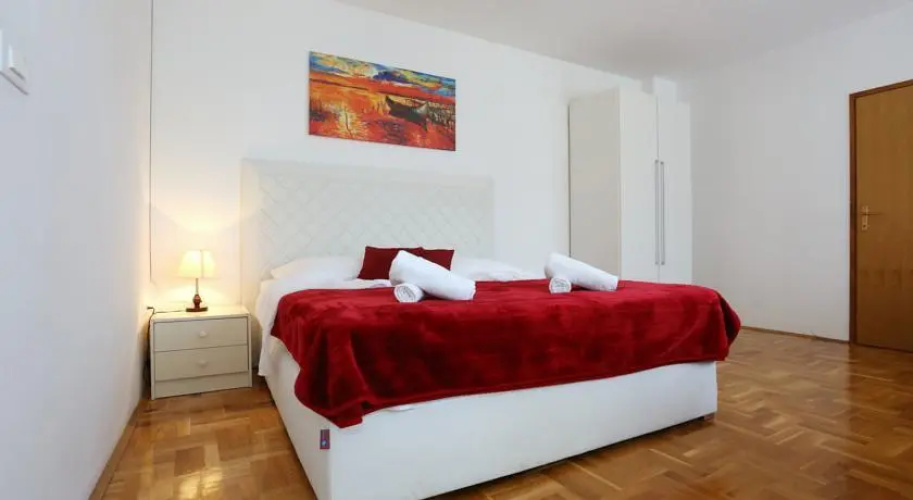 Apartments Maruna Self check-in