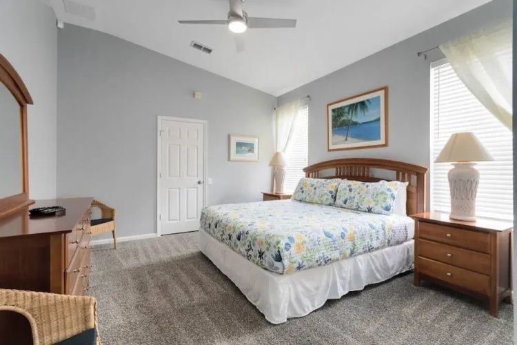 4 Bedrooms, 3 Baths, No Rear Neighbors 4 Villa by RedAwning