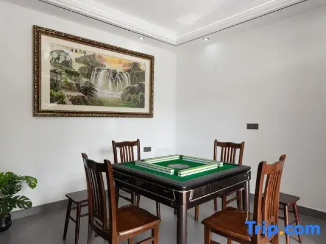 Yanyin Courtyard Homestay
